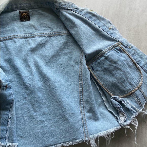 LEE Distressed Vest - Picture 8 of 13